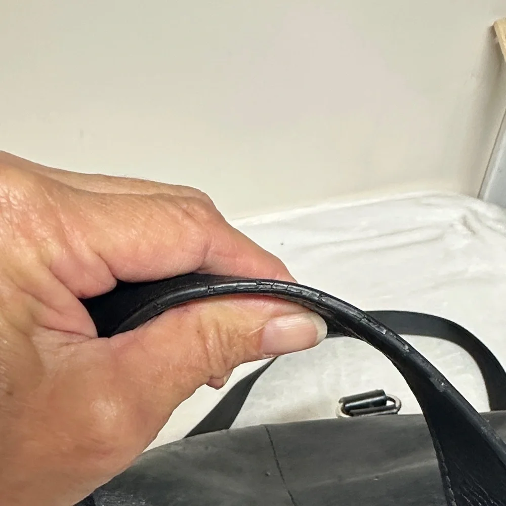 Wilsons Leather Black Messenger Bag